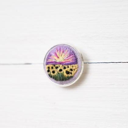Miniature Embroidery Pin Sunflower Brooch..