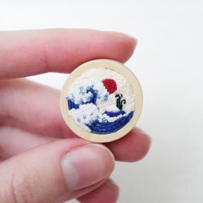 Miniature Embroidery Pin Kanagawa Wave Brooch..