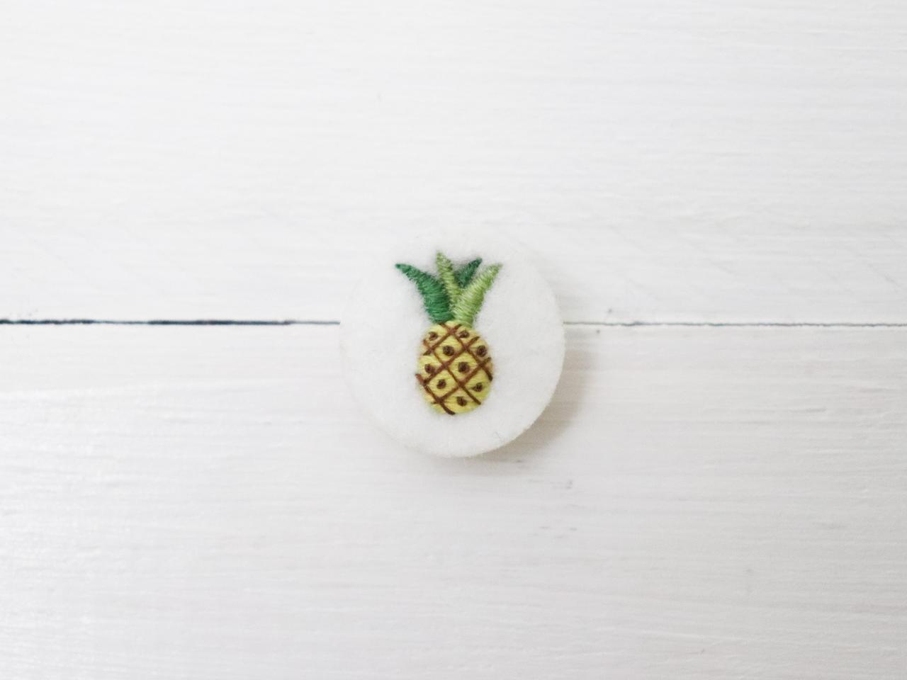 Miniature Embroidery Pin Pineapple Brooch Pineapple Pin Embroidery Pin Hand Embroidery Embroidered Pin Pineapple Felt Brooch Fruit Jewelry