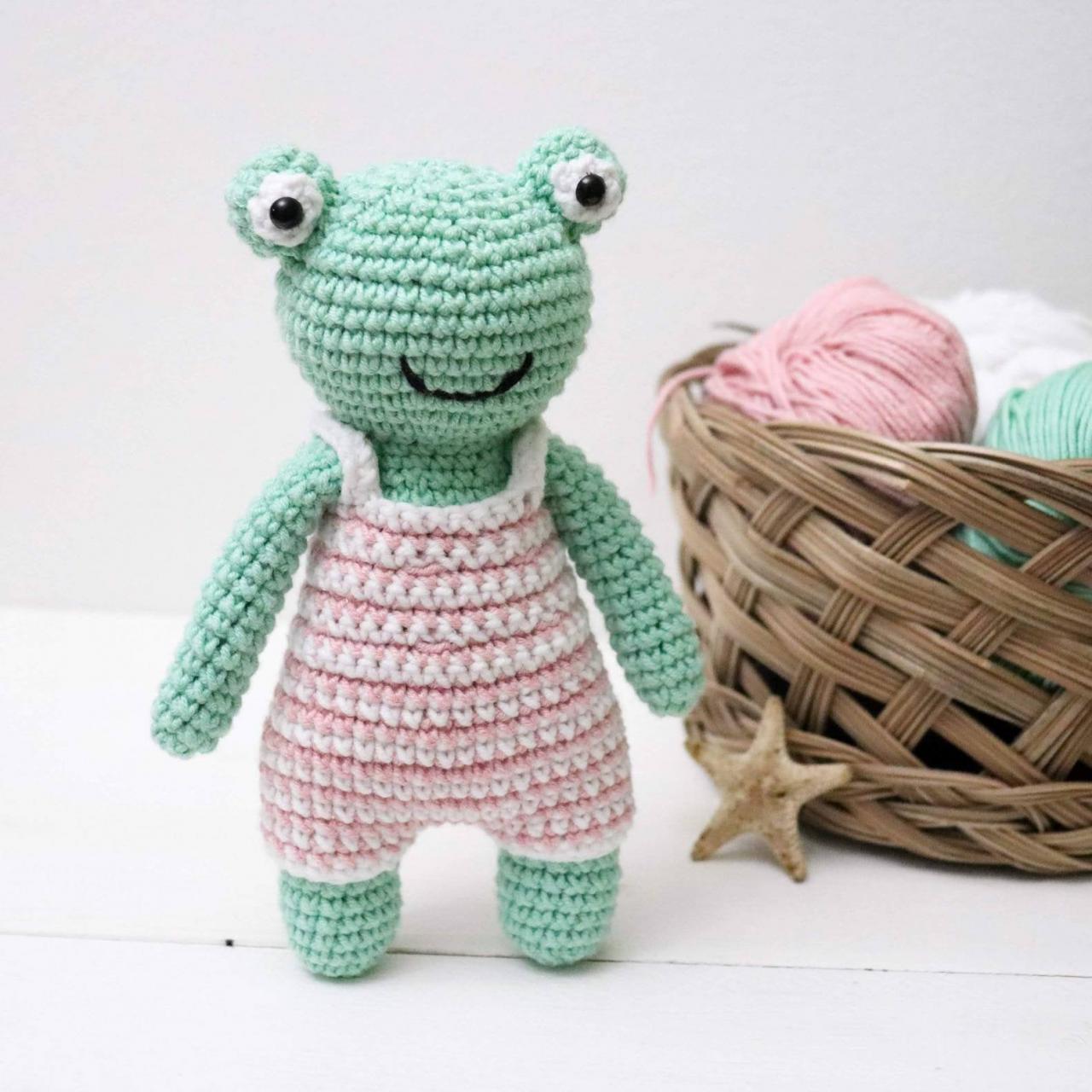 Amigurumi frog Crochet frog Plush frog Baby soft toy Frog toy Baby shower gift