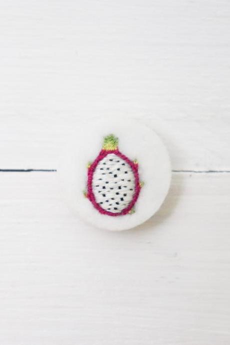 Miniature embroidery pin Dragon fruit brooch Dragon fruit pin Embroidery pin Hand embroidery Embroidered pin Pitaya felt brooch Pitaya pin