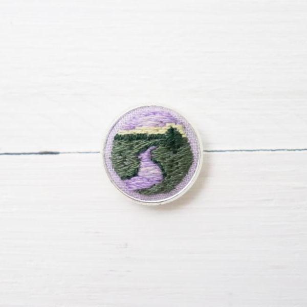 Miniature embroidery pin River brooch River pin Embroidery pin Hand embroidery Embroidered pin Landscape collar pin Landscape pin Nature pin